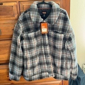 NWT Bass Outdoor Women’s Blue and Gray Sherpa Shacket with Pockets, Size Large